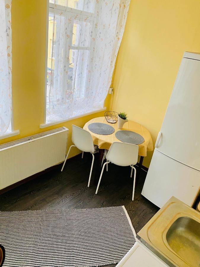 1 Bedroom Apartment Near Kadriorg Swan Pond Tallinn Ngoại thất bức ảnh