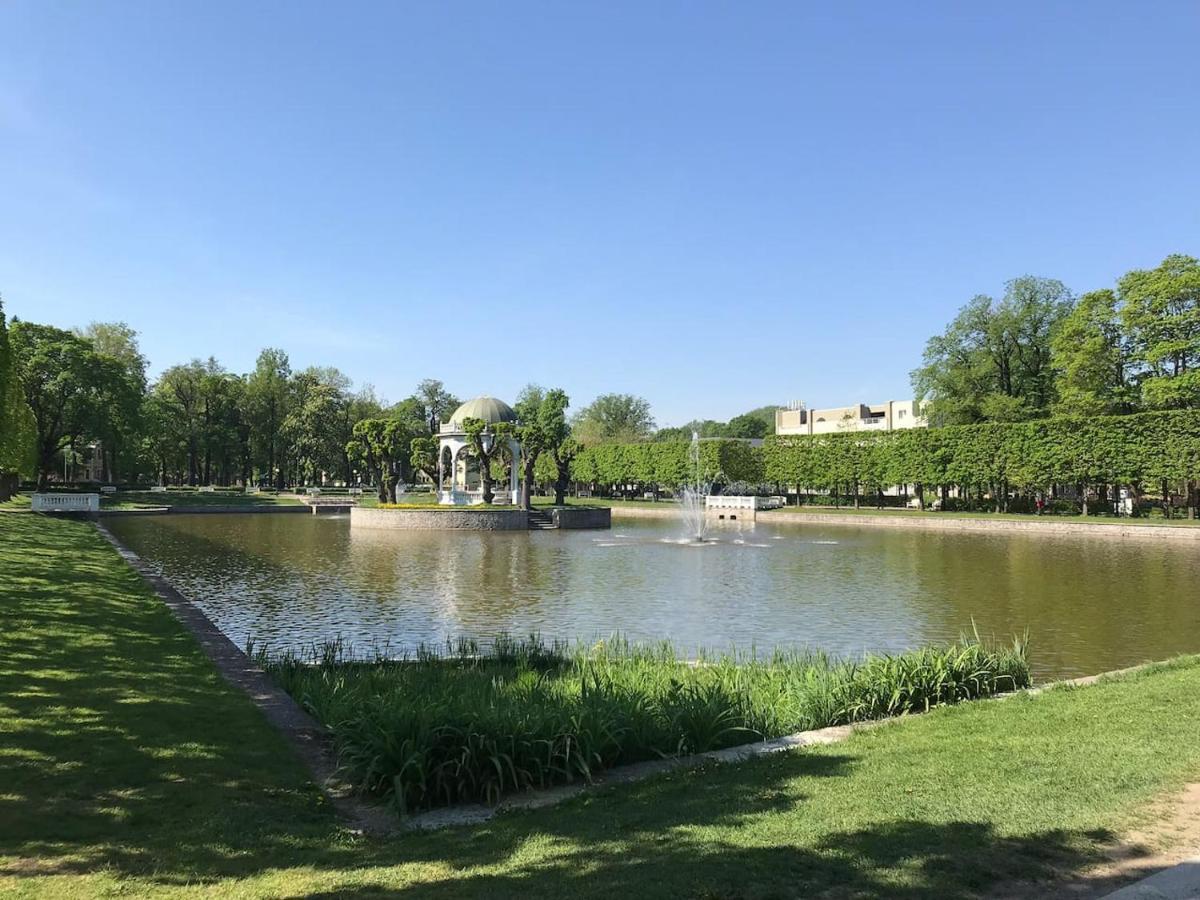 1 Bedroom Apartment Near Kadriorg Swan Pond Tallinn Ngoại thất bức ảnh